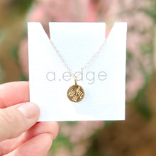 Load image into Gallery viewer, The Clover Flower Necklace
