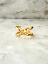Load image into Gallery viewer, The Crisscross Ring
