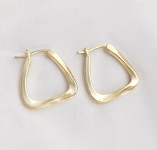 Load image into Gallery viewer, Gold Filled Twisted Trapezoid Hoop Earrings
