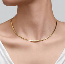 Load image into Gallery viewer, The Gold Herringbone Chain Necklace
